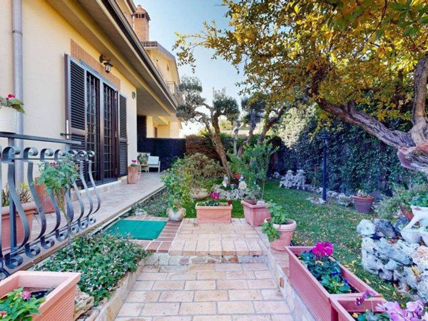 casa indipendente in vendita a Mentana