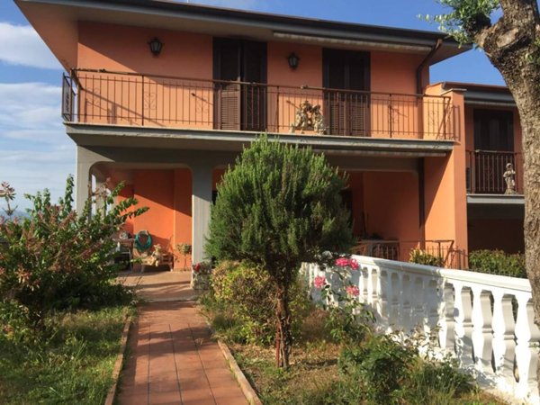 casa indipendente in vendita a Mentana