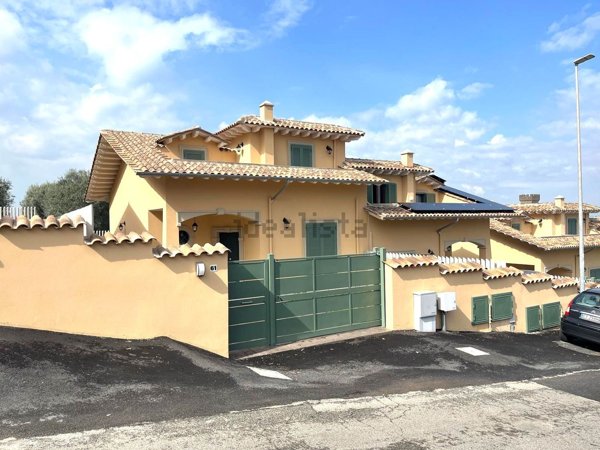 casa indipendente in vendita a Mentana