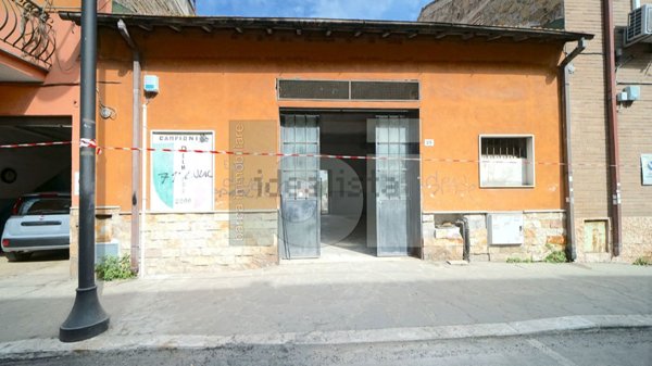 locale commerciale in vendita a Mentana