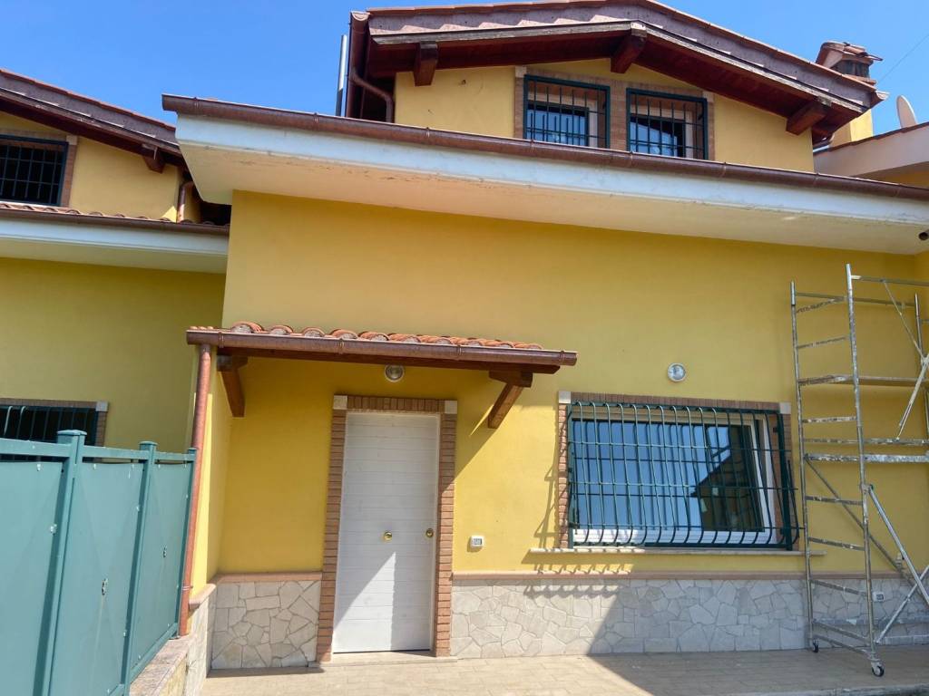 casa indipendente in vendita a Mentana