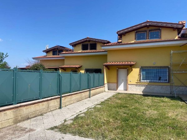 casa indipendente in vendita a Mentana