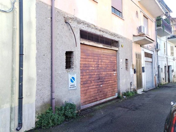 locale commerciale in vendita a Mentana