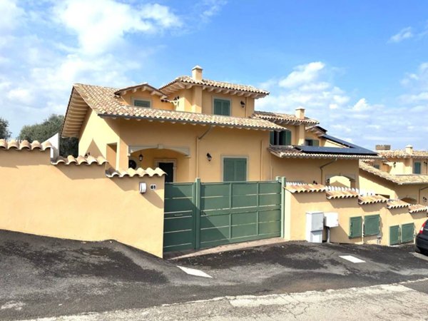 casa indipendente in vendita a Mentana