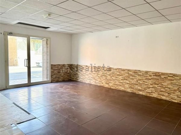 locale commerciale in vendita a Mentana