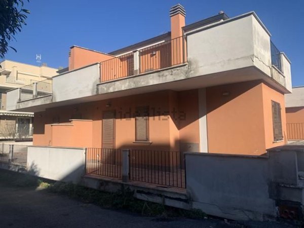 casa indipendente in vendita a Mentana