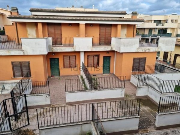 casa indipendente in vendita a Mentana