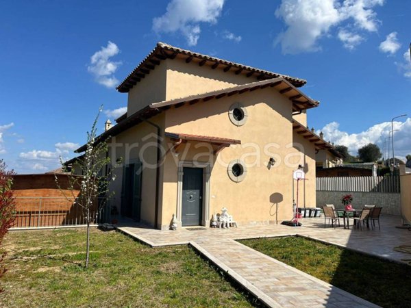 casa indipendente in vendita a Mentana