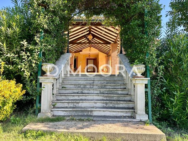 casa indipendente in vendita a Mentana