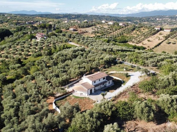 casa indipendente in vendita a Mentana