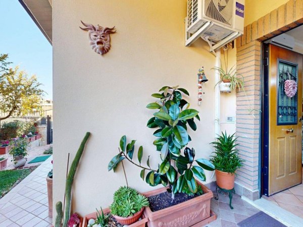 casa indipendente in vendita a Mentana