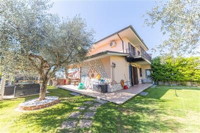 casa indipendente in vendita a Mentana