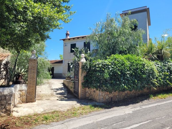 casa indipendente in vendita a Mentana