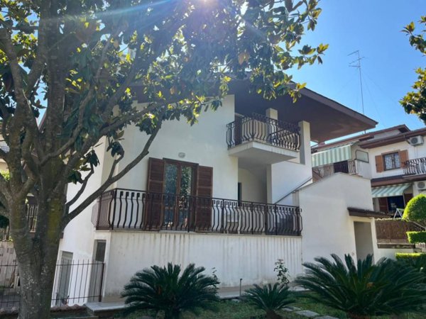 casa indipendente in vendita a Mentana