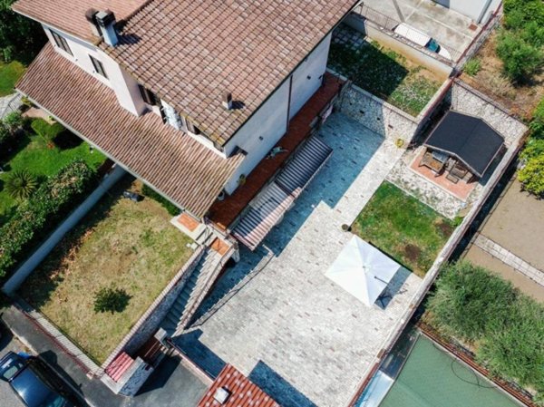 casa indipendente in vendita a Mentana