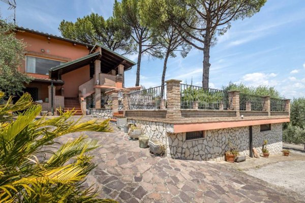 casa indipendente in vendita a Mentana