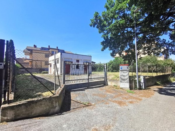locale di sgombero in vendita a Mentana