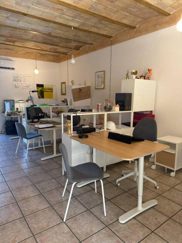 locale commerciale in vendita a Mentana