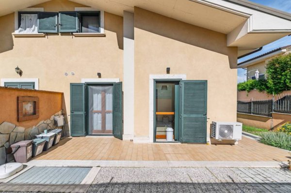 casa indipendente in vendita a Mentana
