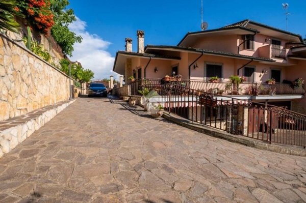 casa indipendente in vendita a Mentana
