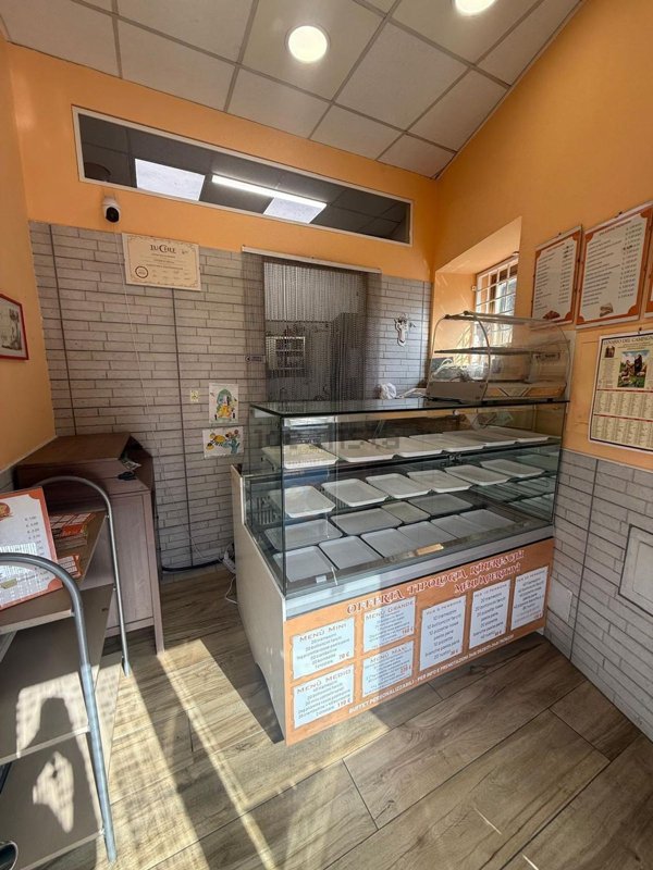 locale commerciale in vendita a Mentana