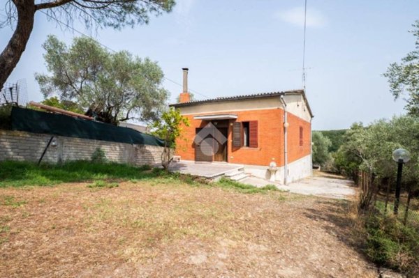 casa indipendente in vendita a Mentana