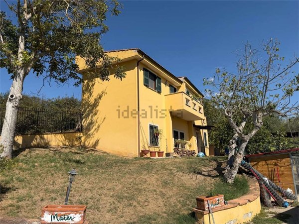 casa indipendente in vendita a Mentana