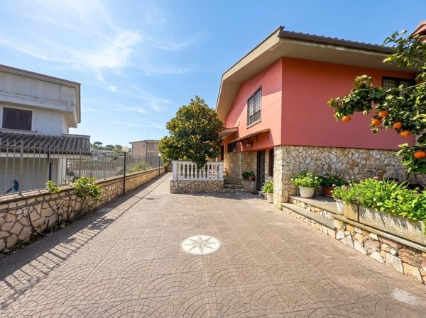 villa in vendita a Mentana