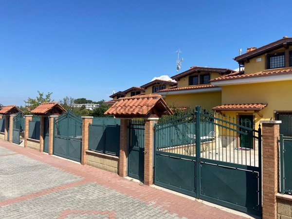 casa indipendente in vendita a Mentana