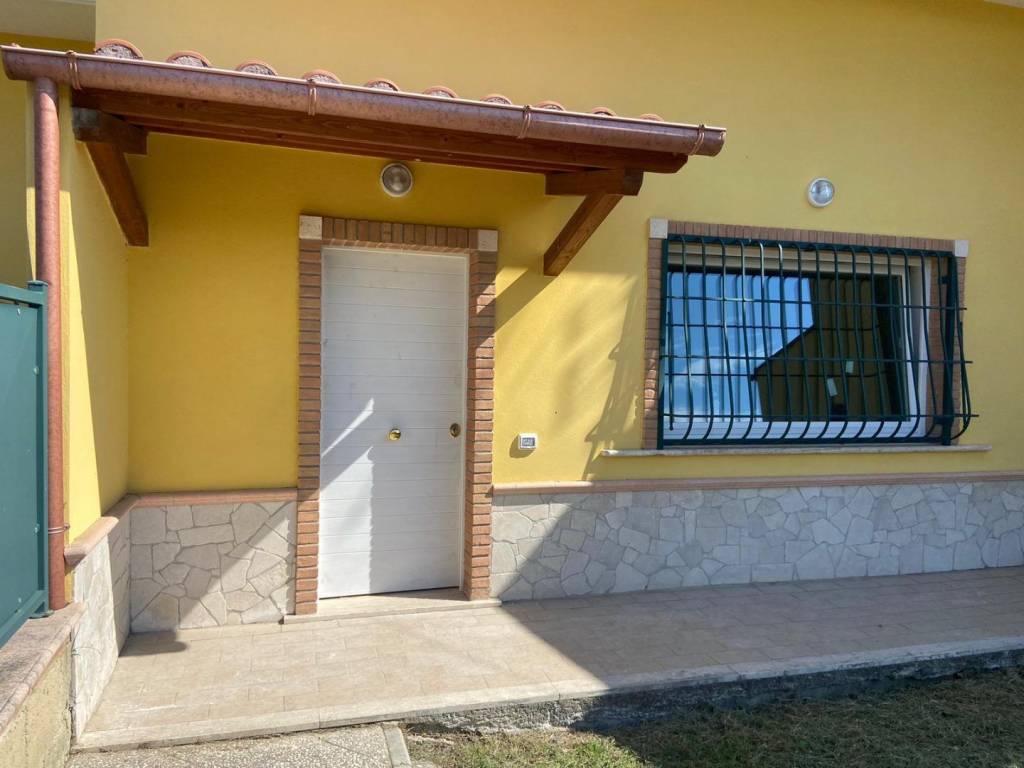 casa indipendente in vendita a Mentana