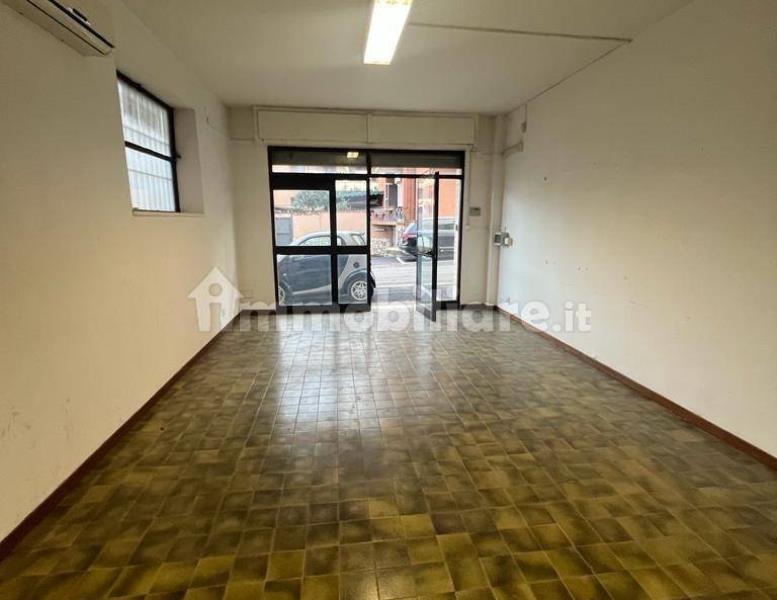 locale commerciale in vendita a Monte Compatri in zona Laghetto