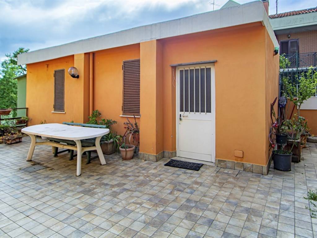 appartamento in vendita a Monte Compatri in zona Laghetto