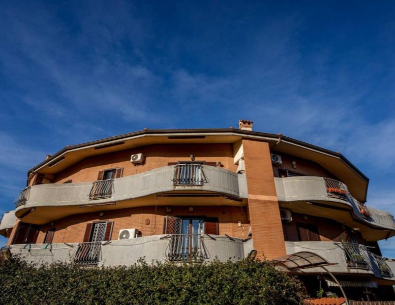 appartamento in vendita a Monte Compatri in zona Laghetto