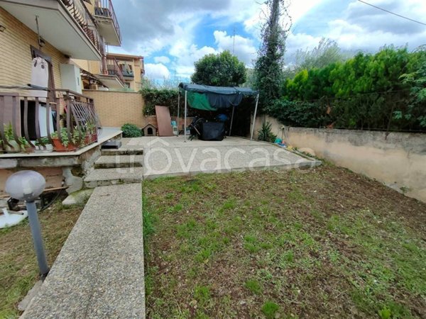 appartamento in vendita a Monte Compatri in zona Laghetto