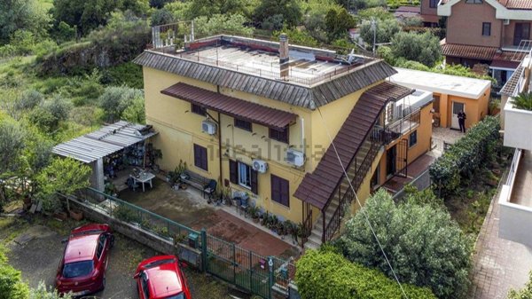 appartamento in vendita a Monte Compatri in zona Laghetto