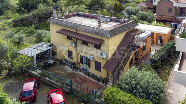 appartamento in vendita a Monte Compatri in zona Laghetto