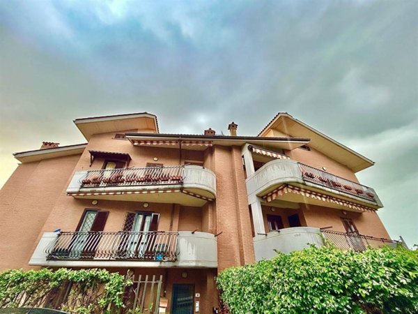 appartamento in vendita a Monte Compatri in zona Laghetto