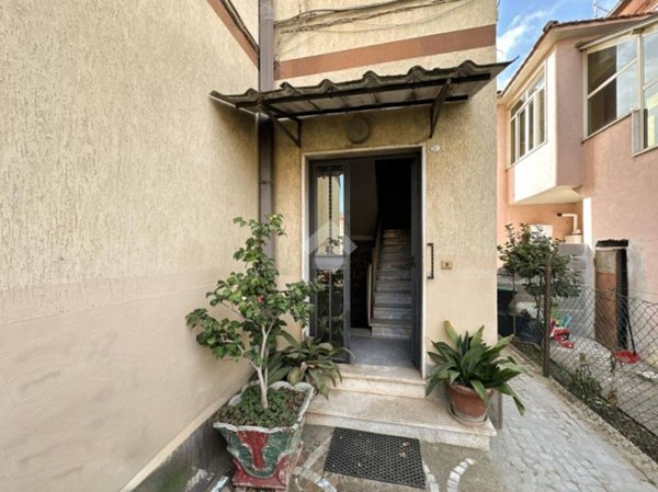 appartamento in vendita a Monte Compatri in zona Laghetto