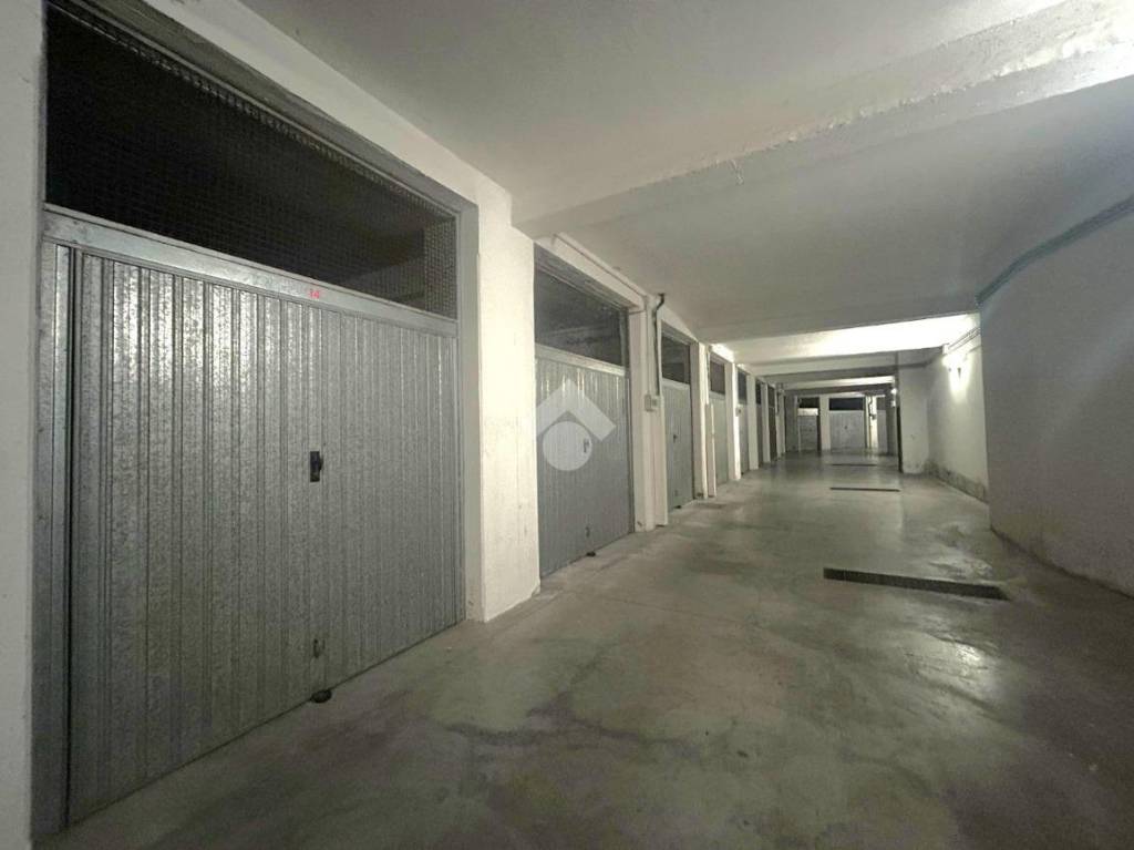 ufficio in vendita a Monte Compatri in zona Laghetto