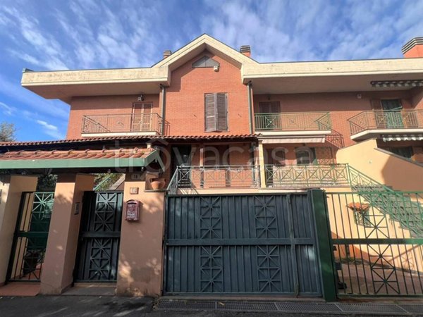 casa indipendente in vendita a Monte Compatri in zona Laghetto