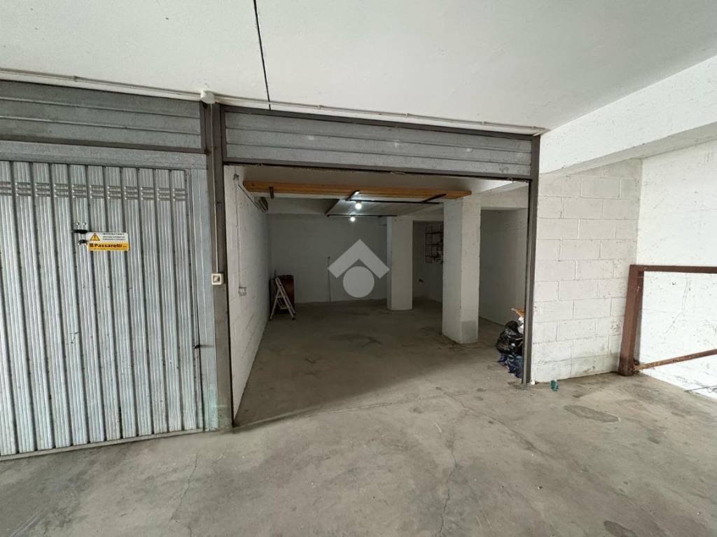 ufficio in vendita a Monte Compatri in zona Laghetto