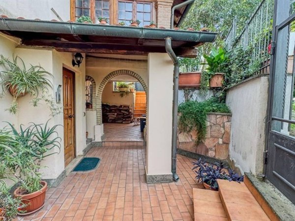 casa indipendente in vendita a Monte Compatri in zona Laghetto