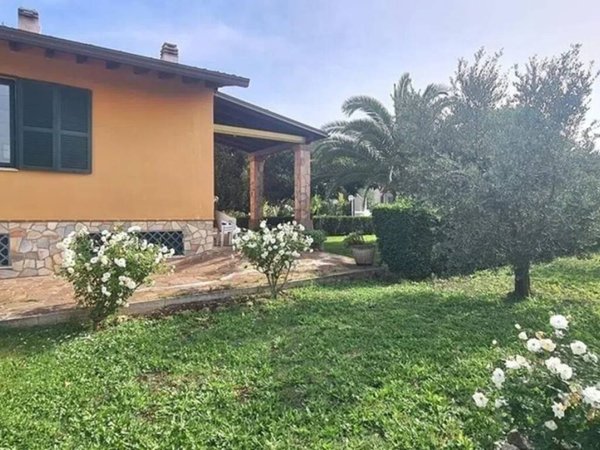 casa indipendente in vendita a Monte Compatri