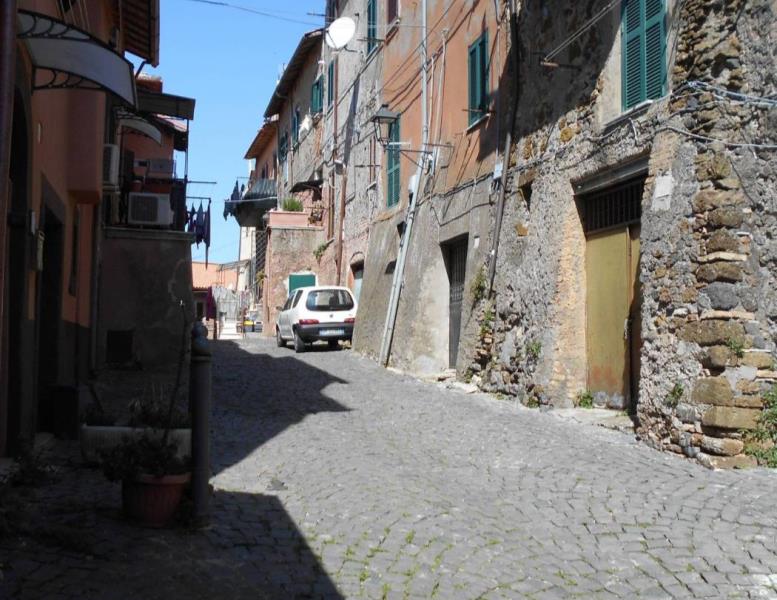 locale commerciale in vendita a Monte Compatri