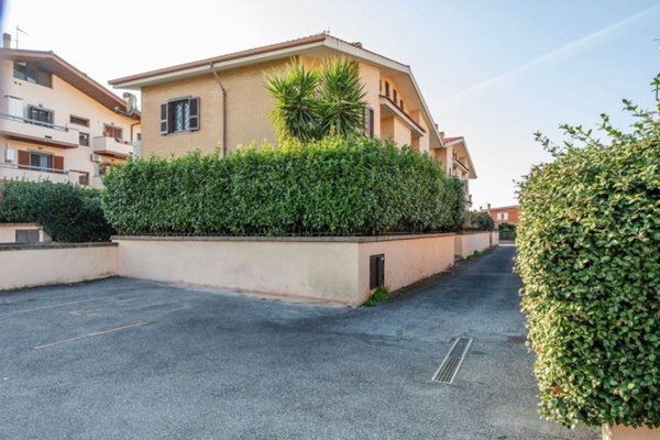 appartamento in vendita a Monte Compatri in zona Laghetto