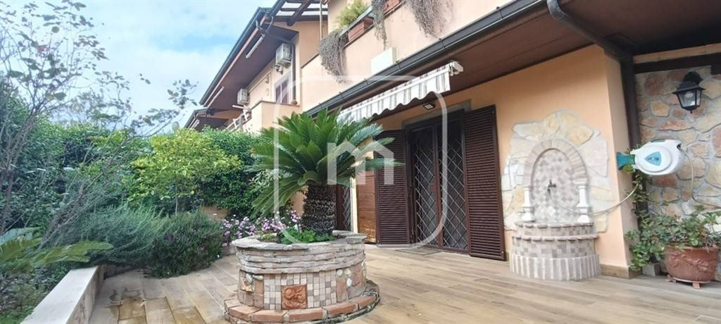appartamento in vendita a Monte Compatri in zona Laghetto
