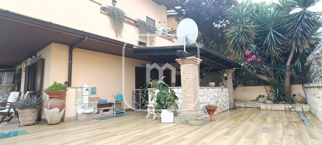 casa indipendente in vendita a Monte Compatri in zona Laghetto