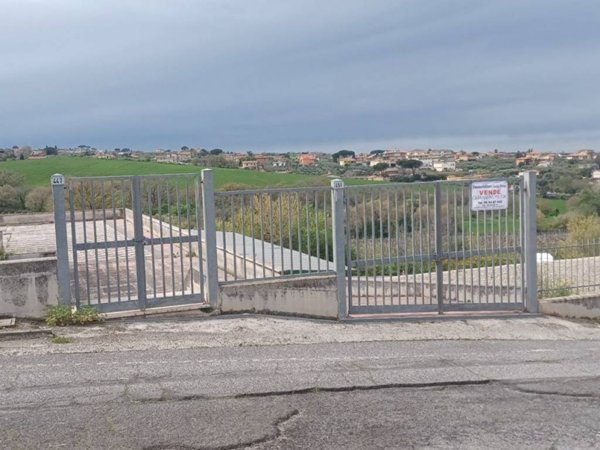appartamento in vendita a Monte Compatri in zona Laghetto