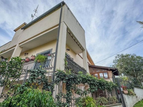 casa indipendente in vendita a Monte Compatri in zona Laghetto