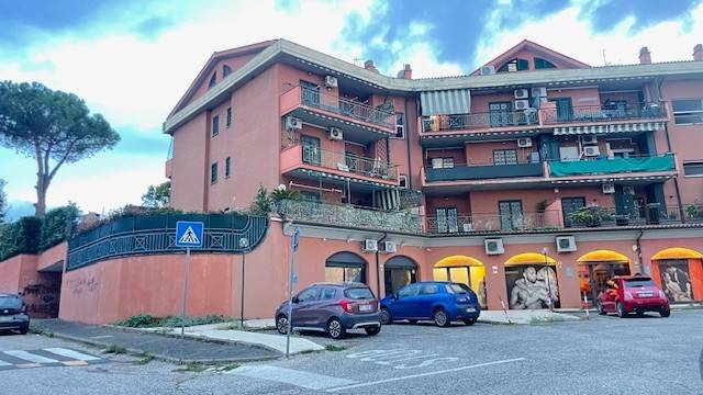appartamento in vendita a Monte Compatri in zona Laghetto